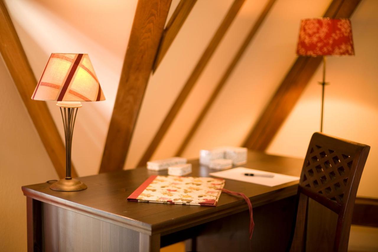 Gasthaus Und Pension "Zum Hauenden Schwein" Вёрлиц Номер фото